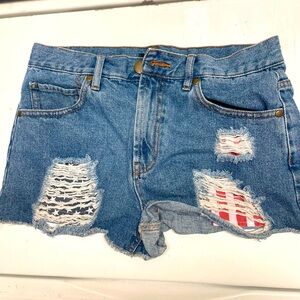 Super cute woman shorts size 28!